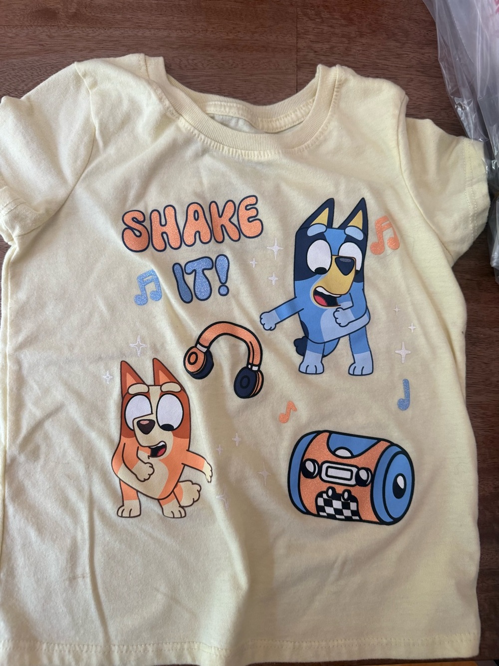 Bluey 'Shake It!' Yellow Graphic Tee